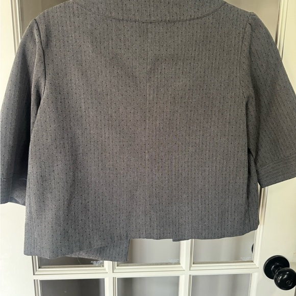 Guess size medium grey with black dots cropped blazer - Picture 3 of 3